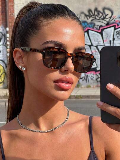1pc New Women's Square Small Frame Retro Minimalist Elegant Fashion Glasses, Suitable For Street, Vacation, Versatile Accessory