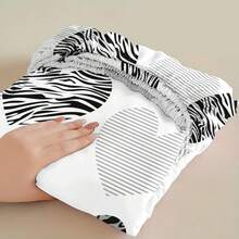 3pcs Plaid Pattern & Heart Element Bed Sheet Set, Fashionable & Romantic, Set Includes [1 Bed Sheet + 2 Pillowcases] No Pillow Inserts, 100% Polyester/Pillowcase Color Random New Modern Style - Deep Pocket/Tight Fit/King/Queen/48H No Slipping/Suitable For Various Holidays And Daily Use | Double/Full Size/Easy To Use/High-End Luxury Classic Design Bedding, Soft Fabric, Skin-Friendly, Comfortable, Suitable For Bedroom, Hotel, Dormitory, - Heart Love - View 7