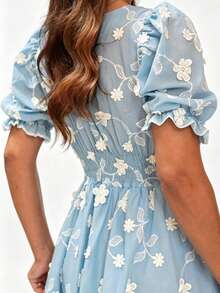 Elegant Luxury Short Dress With 3D Embroidery And Short Sleeves, Cotton - 淺色水洗藍 - 查看 3