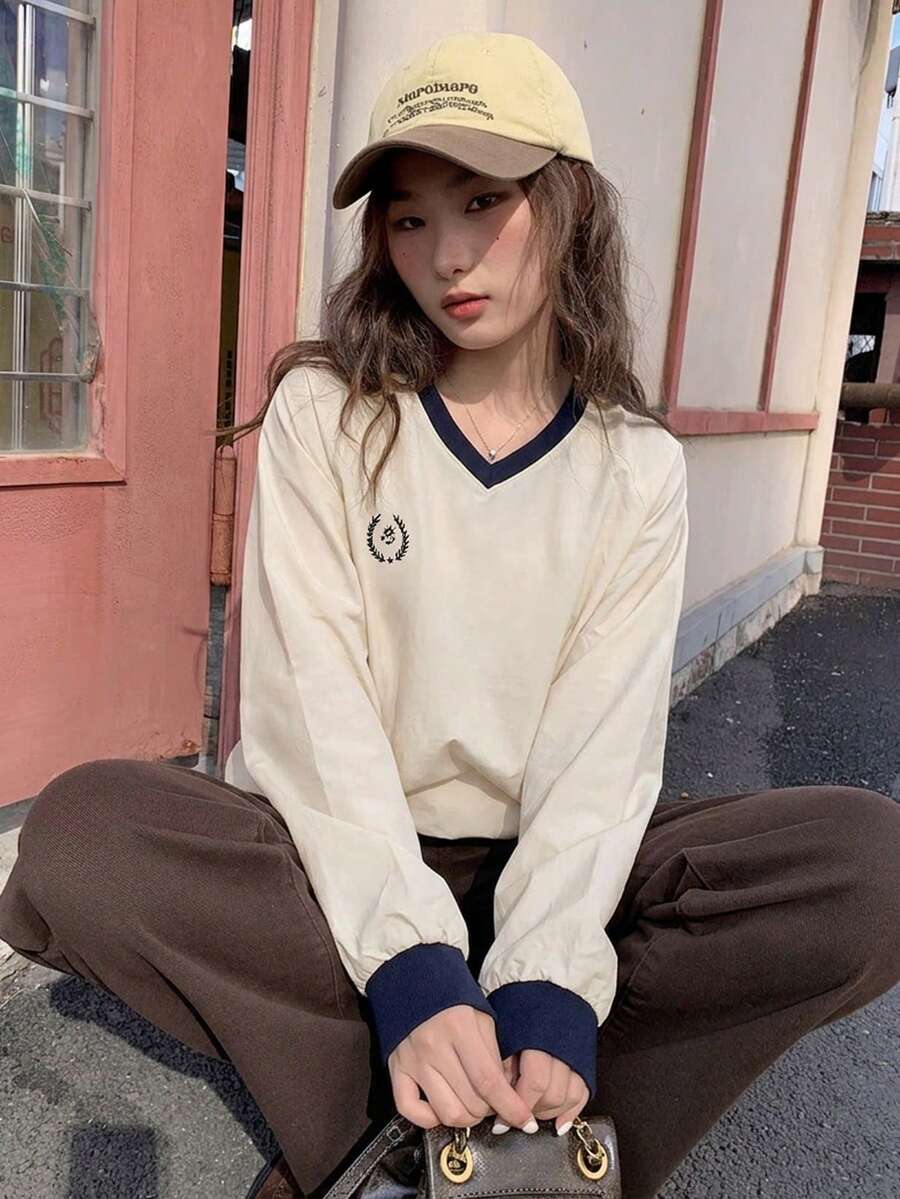 Early Autumn Contrast Color Embroidered Pattern Loose V-Neck Thin Blouse - Apricot - View 1
