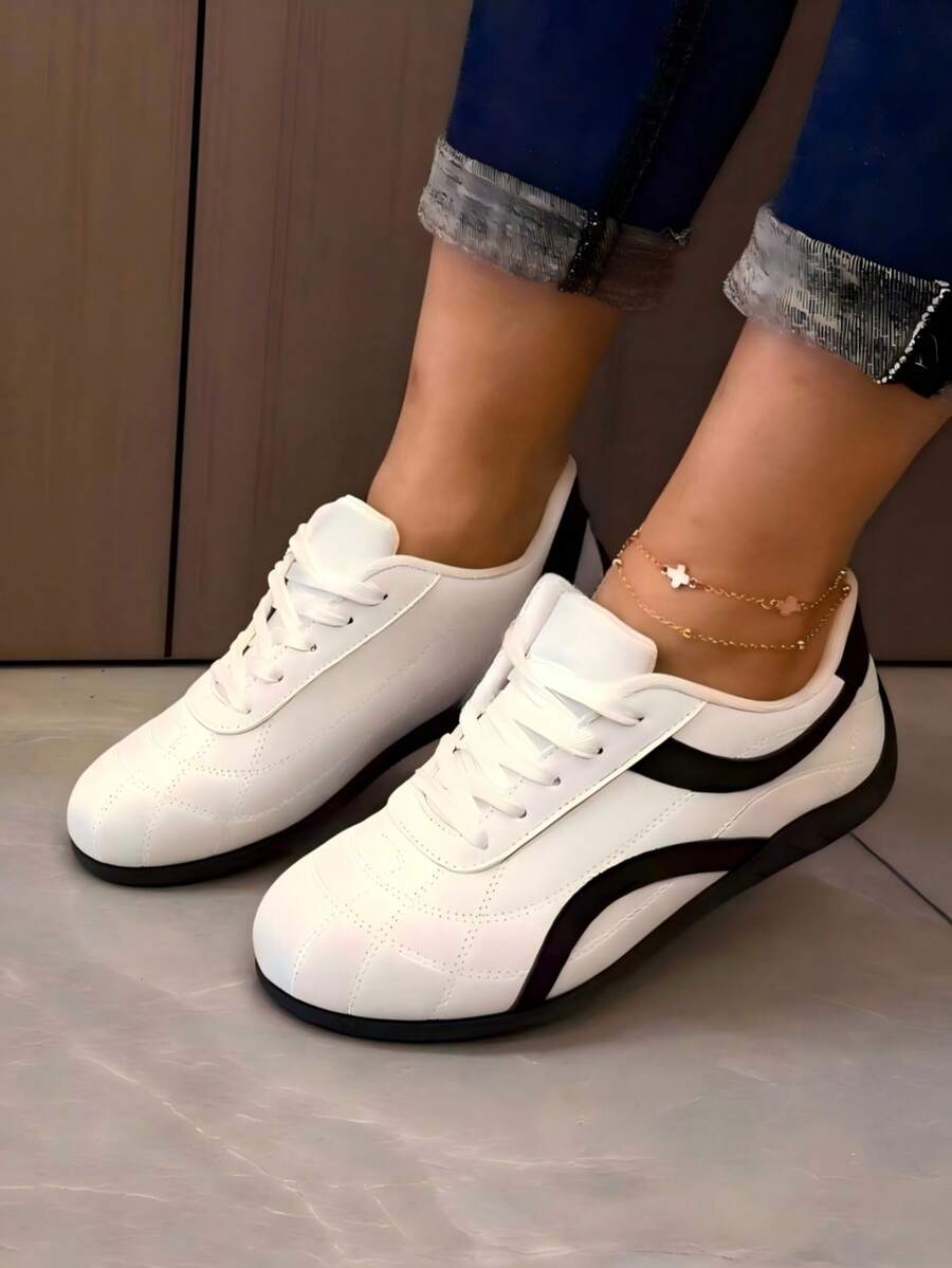 女款舒適輕量白色平底防滑戶外運動休閒學生跑步運動鞋 - 白色 - 查看 1