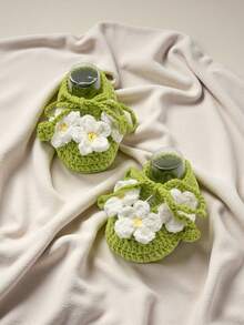 1 Pair Handmade Crochet Infant Booties, Green With White Daisy Flowers, Yellow Centers, Soft Knit Shoes - Green - View 4