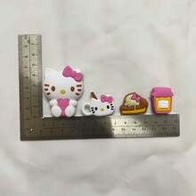 SANRIO 4/8/16件組可愛Hello Kitty鞋飾吊飾－多款設計包含愛心、蝴蝶結、蛋糕圖案與「I Love You」標語，粉色配件適用於涼鞋、克羅格鞋、包包、手鍊－適合送給朋友的禮物，閃亮鞋飾、手鍊配件，趣味設計，耐用PVC材質，高品質裝飾（隨機款式） - 粉色 - 查看 6