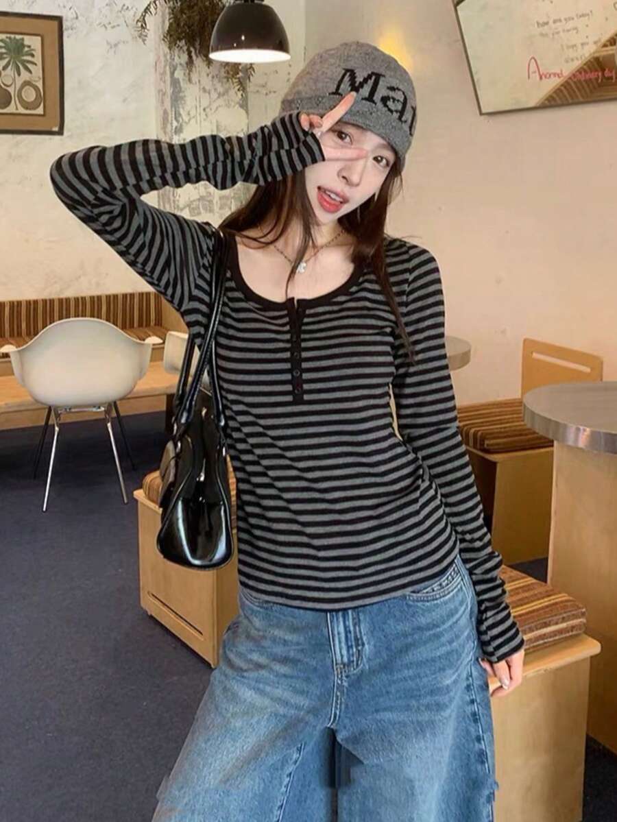 女款條紋鈕扣長袖T恤 2026早秋新款 修身顯瘦打底上衣 - 灰色 - 查看 1