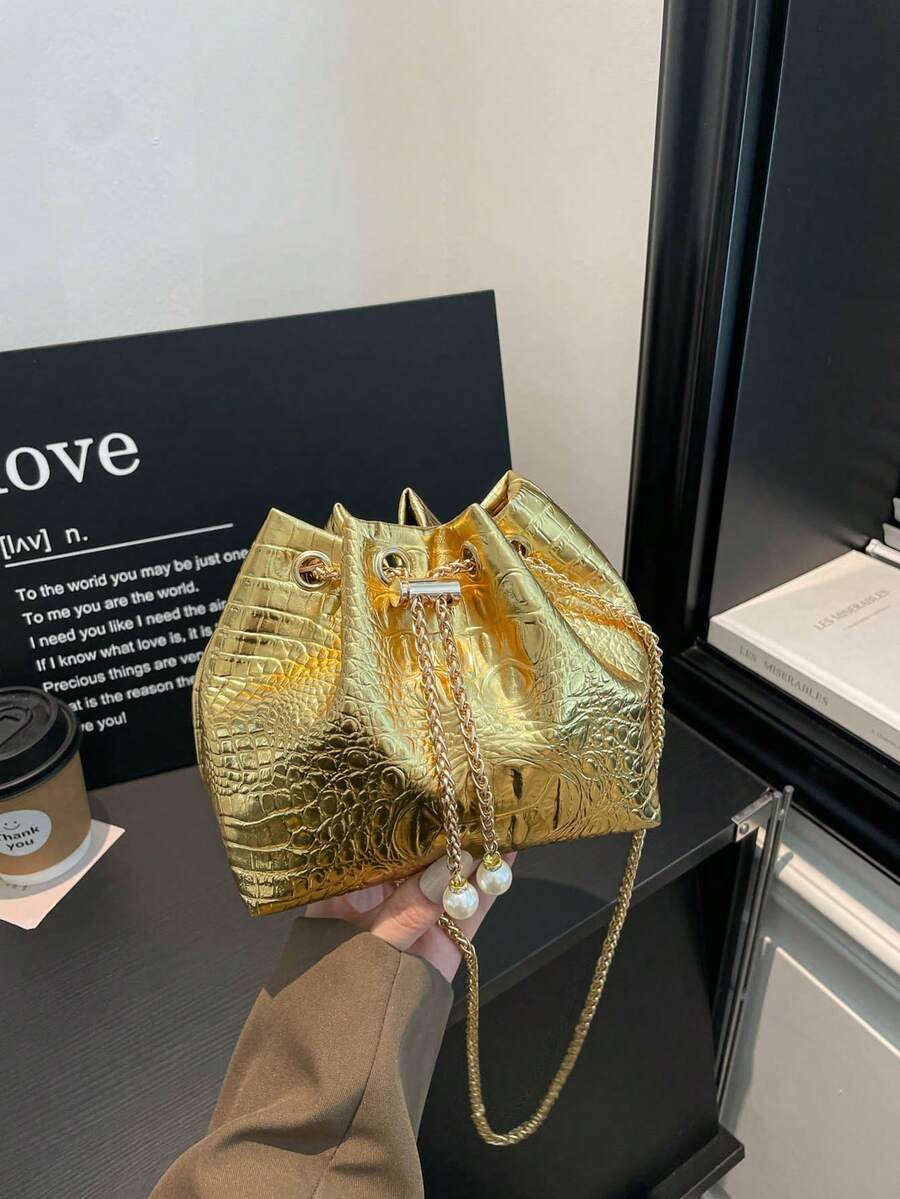 秋冬新款鱷魚壓紋單肩包，金屬鍊條抽繩背帶斜挎包，派對晚宴手拿包