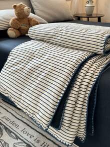 1pc Summer Thin Quilt, Shell Embroidery Edge Craft, Striped Pattern Crinkled Gauze Summer Quilt, Summer Home Bedding And Air-Conditioned Room Quilt, Suitable For Bedroom, Guest Room, Hotel, Dormitory, Machine Washable Summer Quilt, Only Quilt, Pillowcase Not Included - Blue and White - View 11