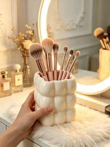 1 Stück cremefarbener Bubble-Make-up-Pinselhalter, süßer quadratischer Wolken-Make-up-Pinsel-Aufbewahrungsbehälter, Schminktisch-Organizer, mädchenhafte Badezimmer-Dekoration Stifthalter, geeignet für Schminktisch, Badezimmer und Schlafzimmer, exquisites Desktop-Aufbewahrungselement, großer Kosmetik-Aufbewahrungsbecher, ideales Geschenk für Frauen - A - Übersicht 5