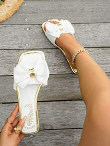 Women's New Summer Sandals, Square Toe Bow Decor Flat Sandals, Casual Outing Minimalist Daily Wear First Choice, Simple Comfortable Daily Versatile Open Toe Flat Beach Shoes, Metal Decor, Suitable For Office Home Party Gathering, Vacation Style Soft Sole Plus Size Slippers Beach Shoes, Comfortable Elegant Women's Sandals, Open Toe Design Non-Slip Sole Plus Size Women's Shoes - White - View 1