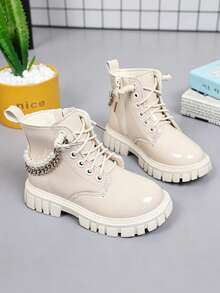 Sepatu Bot Fashion Anak Perempuan Sepanjang Musim, Sepatu Bot Gaya Fungsional dengan Hiasan Mutiara + Rantai Logam, Gaya Motor Punk Jalanan, Anti Selip dan Tahan Aus, Cocok untuk Usia 5-12 Tahun - Krem - View 1