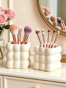 1 Stück cremefarbener Bubble-Make-up-Pinselhalter, süßer quadratischer Wolken-Make-up-Pinsel-Aufbewahrungsbehälter, Schminktisch-Organizer, mädchenhafte Badezimmer-Dekoration Stifthalter, geeignet für Schminktisch, Badezimmer und Schlafzimmer, exquisites Desktop-Aufbewahrungselement, großer Kosmetik-Aufbewahrungsbecher, ideales Geschenk für Frauen - A - Übersicht 2