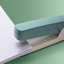 1 buah Stapler Ergonomis Berputar 360°, Hadiah untuk Guru, Terbuat dari Besi Ringan Buatan Tangan, Mudah Digunakan untuk Siswa dan Kantor, Dapat Menjepit Hingga 25 Lembar Secara Bersamaan, Hadiah Apresiasi Hari Guru dan Thanksgiving - stapler - View 4