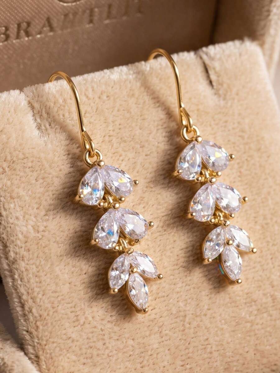 Luxurious, Exquisite And Elegant Golden Leaf-Shaped Earrings, Made Of Artificial Zirconia, Suitable For Wearing At Weddings, Engagement Parties - Gold - View 1