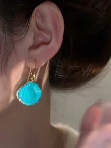 1 par de pendientes colgantes geométricos asimétricos de resina sintética azul de moda, adecuados para uso diario y vacaciones - azul del lago - Ver 4