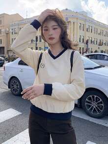Early Autumn Contrast Color Embroidered Pattern Loose V-Neck Thin Blouse - Apricot - View 4
