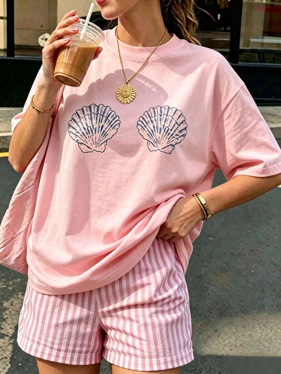 Maglietta da donna con motivo a conchiglia - Maglietta a maniche corte con stampa carina di conchiglia di sirena, top estivo casual a collo tondo e vestibilità ampia, rosa - Rosa - Visualizzare 1