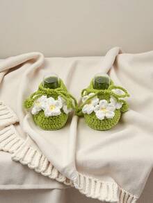 1 Pair Handmade Crochet Infant Booties, Green With White Daisy Flowers, Yellow Centers, Soft Knit Shoes - Green - View 2