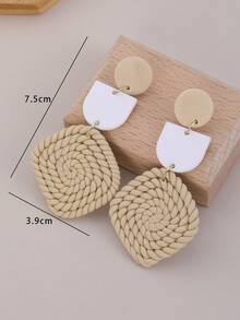 1 Pair INS Cream Nude 3-Layer Patchwork Woven Square Earrings, Soft Korean Style Commute Beach Vacation Relaxed Vibe Dangle Straw Woven Women's Earrings, Suitable For Beach Vacation, Spring/Summer Picnic Camping, Daily Office Commute, Ancient Town Artistic Travel Photography, Matching With Beige/Cream/Coffee Linen Dresses - Multicolor - View 5