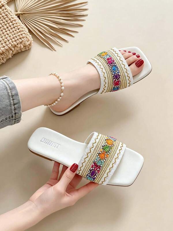 Bohemian Stil Damen Flache Sandalen mit offener Zehenpartie, Sommer Damen Sandalen, Neue Strand Sandalen, Sommer Pantoffeln, Elegante Lässige Vielseitige Damen Flache Slide Sandalen, Bequeme Damen Schuhe, Weiße Schuhe, Damen Weiße Schuhe, Sandalen, Pantoffeln, Weiße Damen Pantoffeln, Damen Schuhe, Damen Schuhe, รองเท้าแตะ, รองเท้าผู้หญิง, Flache Sandalen, Flache Pantoffeln, Klassische Bestseller Schuhe, Ein-Riemen Damen Schuhe, Offene Zehen Minimalistische Schuhe