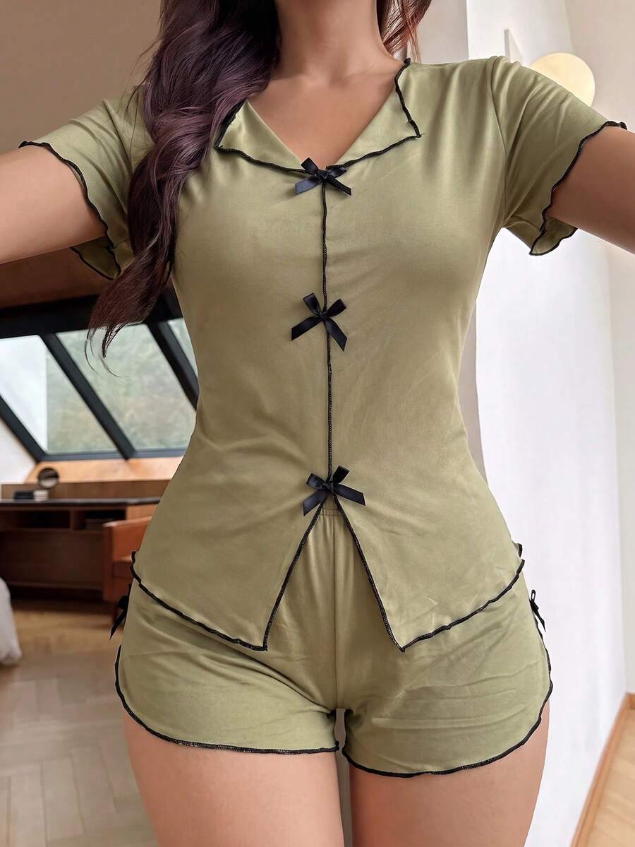 女款睡衣套裝,翻領短袖與開衩短褲黑色睡衣。兩件式女款睡衣,可愛睡衣,夏季服飾。 - 橄欖綠 - 查看 1