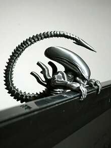 1 buah Hiasan Layar Gantung Berbentuk Alien, Patung 3D Mini Dekorasi Meja, Aksesori Meja Unik, Desain Menarik dengan Nuansa Teknologi, Cocok untuk Meja Komputer, Meja Belajar, Kamar Tidur, Ruang Tamu, Dekorasi Lembut Kantor, Dekorasi Suasana Rumah Musim Gugur, Hadiah Natal, Dekorasi Natal - Boneka Alien Layar Gantung 1 Buah - View 1