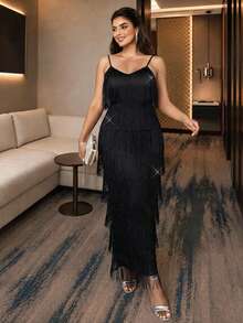 SHEIN Lady CURVE Gaun Pesta Koktail Elegan Ukuran Plus dengan Rumbai Berlapis-lapis dan Tali Bahu Tipis, Warna Hitam untuk Musim Panas - Hitam - View 3