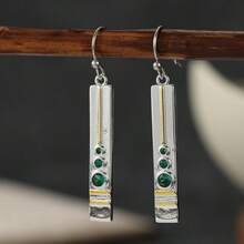 Light Luxury Vintage Long Earrings, Vertical Textured Design With Green Synthetic Zirconia Inlay; Suitable For Office, Evening Party, Romantic Date And Daily Elegant Outfits - Silver - View 1