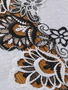 HXARTMIS 1pc Black Contrast Lace Trim Round Tablecloth, Pure White Dining Table Coffee Table Universal Table Cover, Home, Wedding, Party Decoration - White - View 5