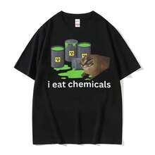 Chemisch-thematisches T-Shirt mit Phrasen wie Chemiker, visuellen Elementen, radioaktiven Fässern und mutierten Tieren, lustiger Grafikstil für junge Leute, locker - Schwarz - Übersicht 1
