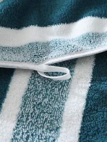 3/1pc 13.8*13.8in/16.5*27.6in/27.6in/27.6x55in Gradient Striped Coral Fleece Towel, Ultra Fluffy Thickened High Absorbent Quick Dry Face Towel, Hotel Spa Daily Shower Fitness Beach Travel Minimalist Modern Striped Bath Towel - Blue and White - View 10