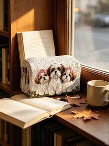 西施犬幼犬圖案絎縫化妝包，輕量便攜，可堆疊收納；透氣網布與可水洗內裡；適合存放化妝刷、口紅、保養品瓶、珠寶等物品，滿足日常收納、過夜旅行、度假與健身房收納需求；旅行愛好者的理想選擇，幫您整齊收納小物品並輕鬆取用 - 彩色 - 查看 2