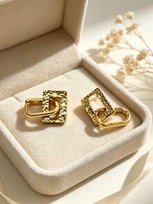 Women's Hammered Gold Square Interlocking Hoop Earrings, Minimalist Textured Geometric Double Ring Drop Earrings, Lightweight Versatile Jewelry For Daily Wear, Suitable For Wedding, Party, Holiday Gift, Women's Wedding, Christmas, Birthday Gift - Square Minimalist Earrings - View 8