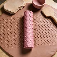 Bold Wave Pattern Clay Texture Roller – DIY Tool For Polymer, Fondant – PLA Build, Durable – 3D Striking Curves & Flowing Ridges – Deep Impressions, Non-Slip, Easy Clean – Ideal For Coastal Tiles, Dynamic Art, Beginners & Pros - Eye-catching Wavy Pink - View 1