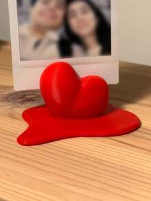 1/2/4pcs Creative Liquid Melting 3D Heart Photo Base, Solid Red One-Piece Material, Wide Slot Compatible With Instax, 3 Inch Small Cards, Couple Wedding Photos, Commemorative Photos, Wide Asymmetrical Flowing Base For Stable Placement Without Tipping - Melting Heart - View 11