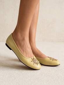 planare New Women's Fashion Minimalist Casual Slip-On Round Toe Flat Shoes With Metal Sunflower Decor, Yellow-Green Color, Suitable For Daily Commute, Dating, Office, Shopping, Comfortable And Stable Wear, Soft Sole Design, No Fatigue, Cute Shoes, Comfortable Women's Shoes, Apartment, Women's Apartment, Yellow-Green Flat Shoes, Mary Jane Shoes, Mules, Elegant Women's Shoes - Yellow-green 2 - View 6