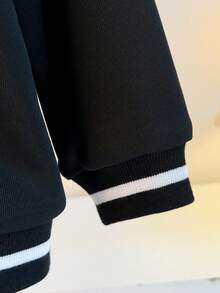 1pc Infant Toddler Spring/Autumn American College Style Baseball Jacket, Black Ribbed Striped Baseball Collar & Cuffs, Front Metal Snap Button Closure, 3D Flocked Large R Letter Patch On Chest, Loose Drop Shoulder Fit, Unisex Baby, Casual Everyday School & Outing Jacket - Black - View 7