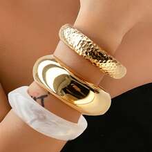 GNIT Juego de 3 pulseras para mujer con textura de oro y carey, de resina chapada en oro de 18K, diseño exagerado en capas, ideal para combinar con diversos atuendos - blanco translúcido - Ver 5