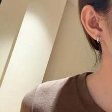 1pc Fashionable Unique Minimalist Niche Versatile Exquisite Luxury High-End Iris Flower Hoop Earrings, Suitable For Women's Daily Wear - Silver - View 7