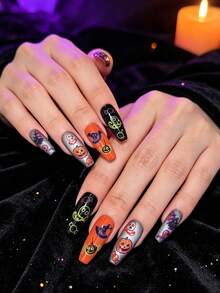 4 Folhas de Adesivos de Unhas com Tema de Halloween Brilha no Escuro, Decalques de Arte de Unhas Gótica Bruxa Fantasma para Manicure DIY, Festa Noturna e Fantasia de Halloween - Multicolorido - Visão 3