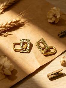 Women's Hammered Gold Square Interlocking Hoop Earrings, Minimalist Textured Geometric Double Ring Drop Earrings, Lightweight Versatile Jewelry For Daily Wear, Suitable For Wedding, Party, Holiday Gift, Women's Wedding, Christmas, Birthday Gift - Square Minimalist Earrings - View 7