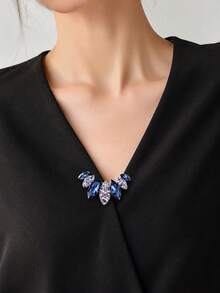 1pc Luxury Blue Purple Crystal Rhinestone Anti-Exposure Brooch, Women's Shirt Collar Fastener, Dress Suit Cardigan Decorative Pin, Suitable For Commuting, Banquet, Wedding And Daily Wear - Multicolor - View 4