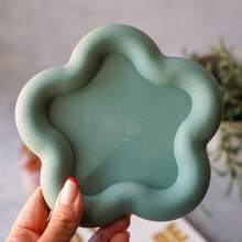 1pc Flower-Shaped Silicone Mold, DIY Creative Minimalist Flower Tray Plaster Mold, Home Decor/Gift Decoration Epoxy Resin Mold, Craft Casting Mold, Jewelry Display Tray Clay Plaster Mold - Flower Tray - View 4