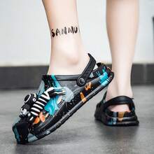 Men's Splatter Graffiti Print EVA Thick Sole Clogs, Astronaut Accessory Decoration Adjustable Strap Non-Slip Outdoor Beach Bathroom Slippers - Black - View 6