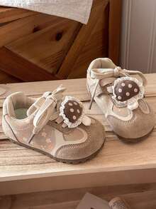 Girls' Floral Patchwork German Training Shoes With Strawberry Doll Charm, Thin Rubber Sole, Anti-Slip, Spring/Autumn Casual Walking Shoes - Khaki - View 1