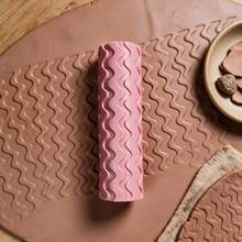 Bold Wave Pattern Clay Texture Roller – DIY Tool For Polymer, Fondant – PLA Build, Durable – 3D Striking Curves & Flowing Ridges – Deep Impressions, Non-Slip, Easy Clean – Ideal For Coastal Tiles, Dynamic Art, Beginners & Pros - Eye-catching Wavy Pink - View 4