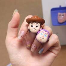 MINISO X Disney  胡迪、巴斯光年及其他經典角色盲盒戒指，扭蛋膠囊蛋，隨機角色，可調節樹脂戒指，適合女孩與收藏迷禮物（1個隨機） - 彩色 - 查看 4