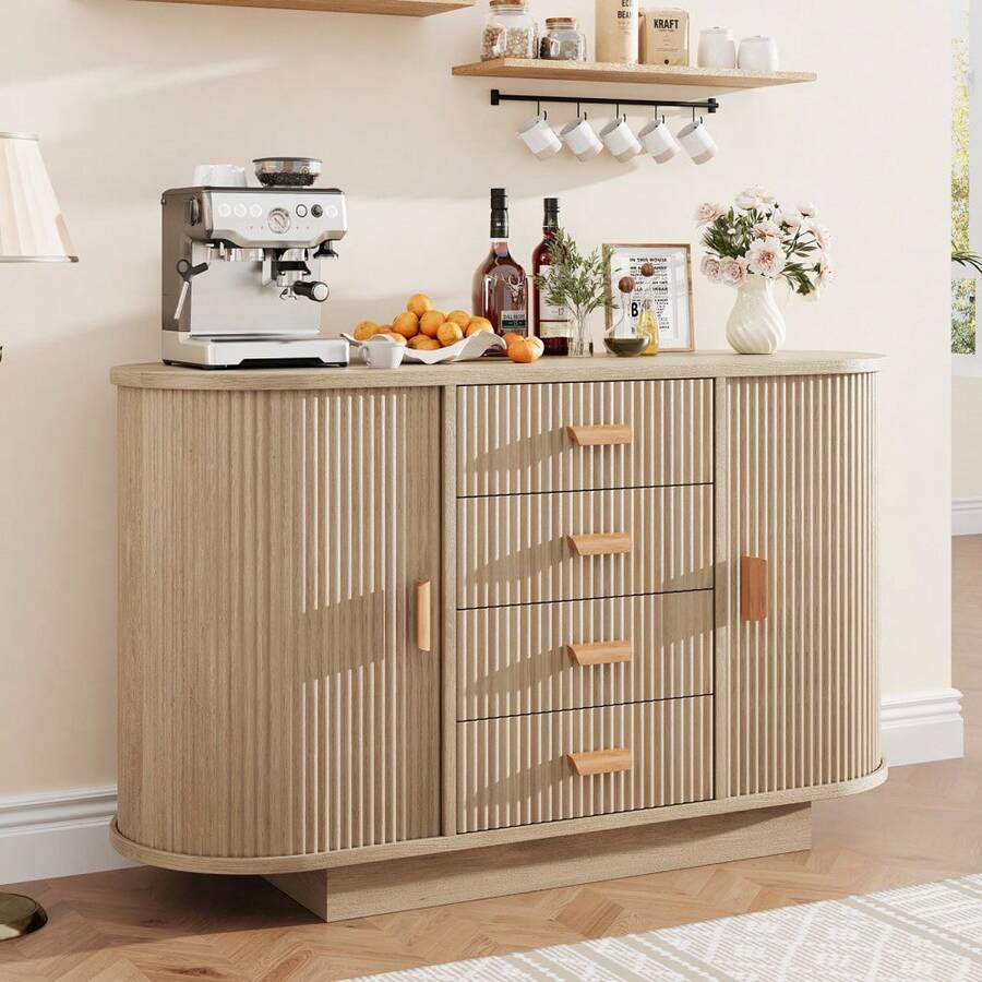 Mueble Buffet de Roble Natural de 47 Pulgadas con Gran Almacenamiento, Mueble Bar de Café Moderno de Madera con 4 Cajones y 2 Puertas Correderas Curvas, Aparador Multiusos para Cocina y Salón - Roble claro - Ver 1