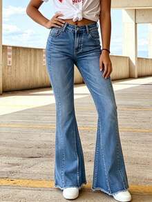 Calça Denim Skinny Flare Elegante Feminina, Calça Longa com Elasticidade Média e Detalhe de Botão, Perfeita para Uso Casual Vintage - Lavagem Média - Visão 5