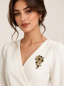1pc Women's Floral Brooch, Luxury Palace Style Crystal Vintage Elegant Corsage, Fashionable Versatile Anti-Glare Pin, Perfect Gift - Multicolor - View 6