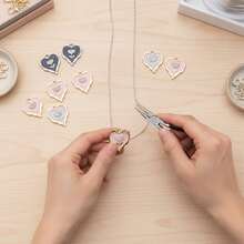 6/10 pièces pendentif cœur ondulé émaillé, breloque fleur en alliage avec strass, accessoires pour la fabrication de bijoux, matériaux DIY pour bracelet, collier et boucles d'oreilles faits main - Cœur - Voir 5