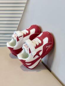 Zapatillas deportivas retro para niños pequeños con bloques de color rojo y blanco, suela blanda antideslizante y cierre de gancho y bucle - Rosa Fucsia - Ver 6